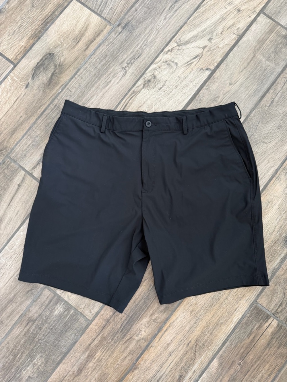 Greg Norman Men’s Collection Black Performance Flat-Front Shorts, Size 40
